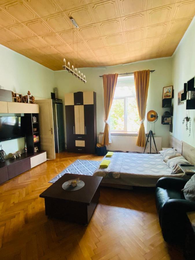Central 2 Bedrooms Apartment Brasov Exterior photo